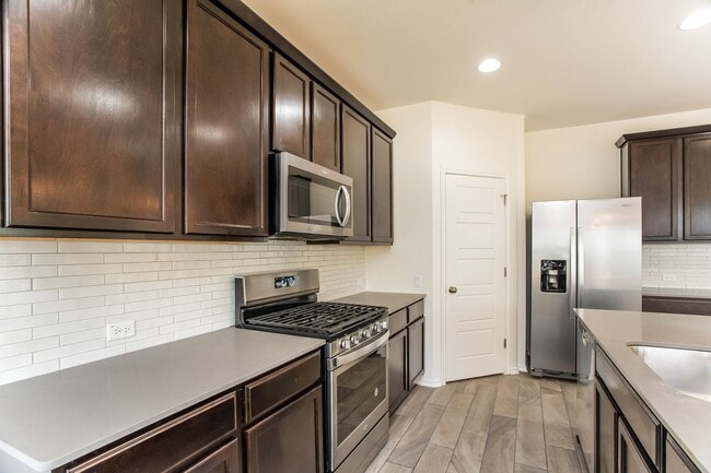 Building Photo - Village at Wells Branch 4-Bedroom Home