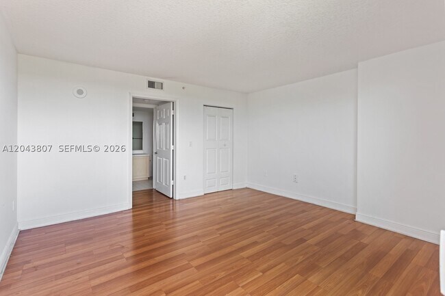 Building Photo - 3000 Coral Wy