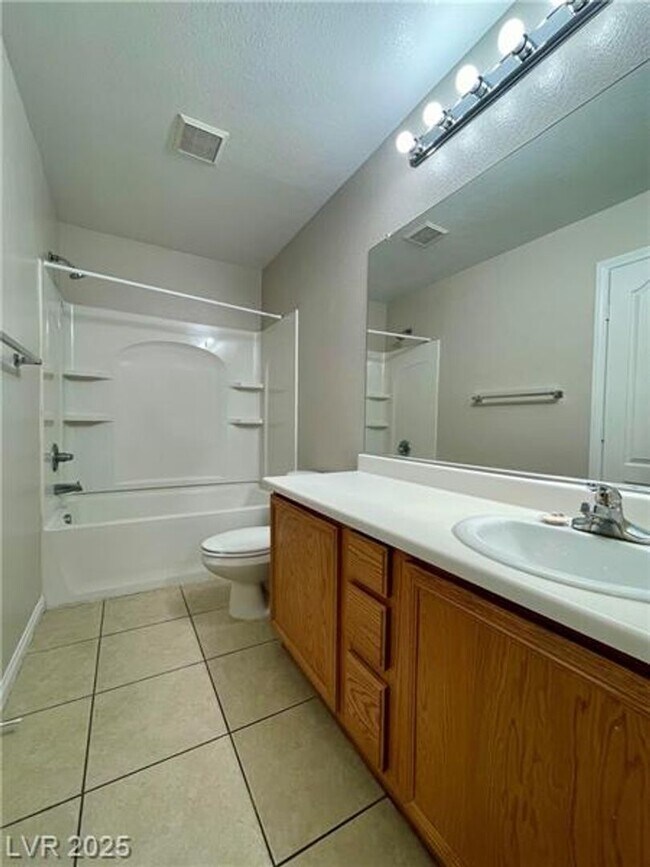 Building Photo - Newly Remodeled with Fresh Paint 4 Bed