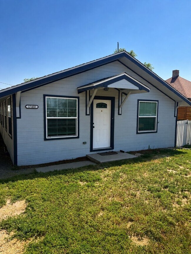 Building Photo - 17450 CO-14