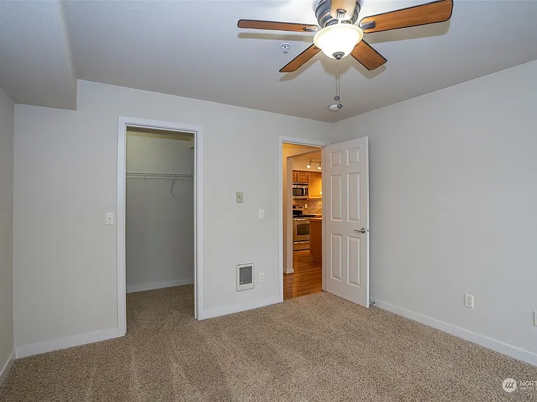 Building Photo - 13405 97th Ave E