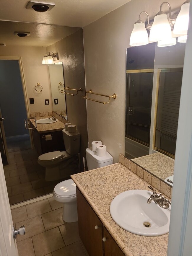 Building Photo - 2916 Plumtree Dr