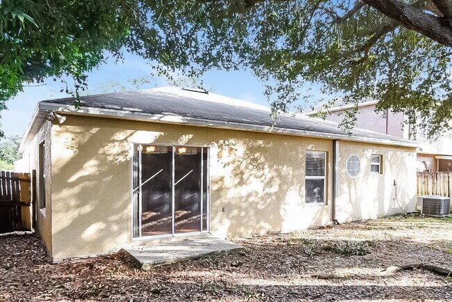 Building Photo - 3525 Stonefield Dr