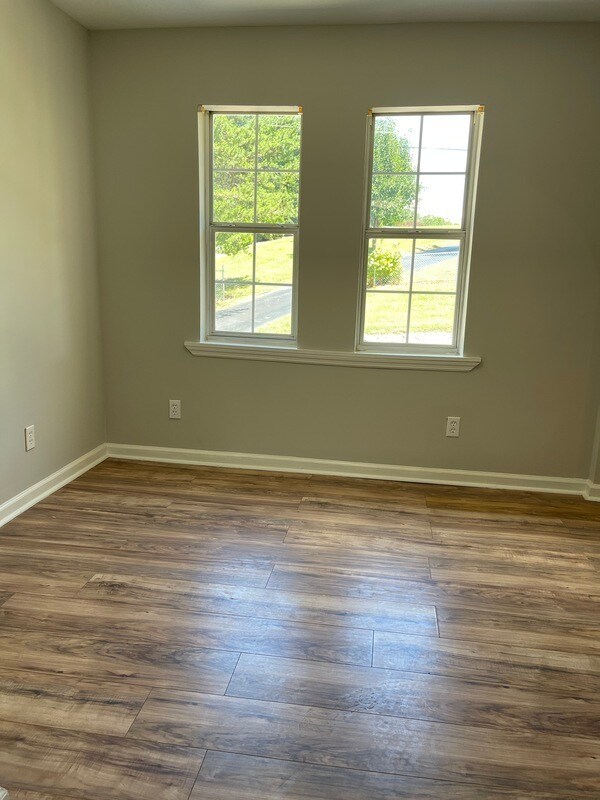 Building Photo - 104 Highland Dr