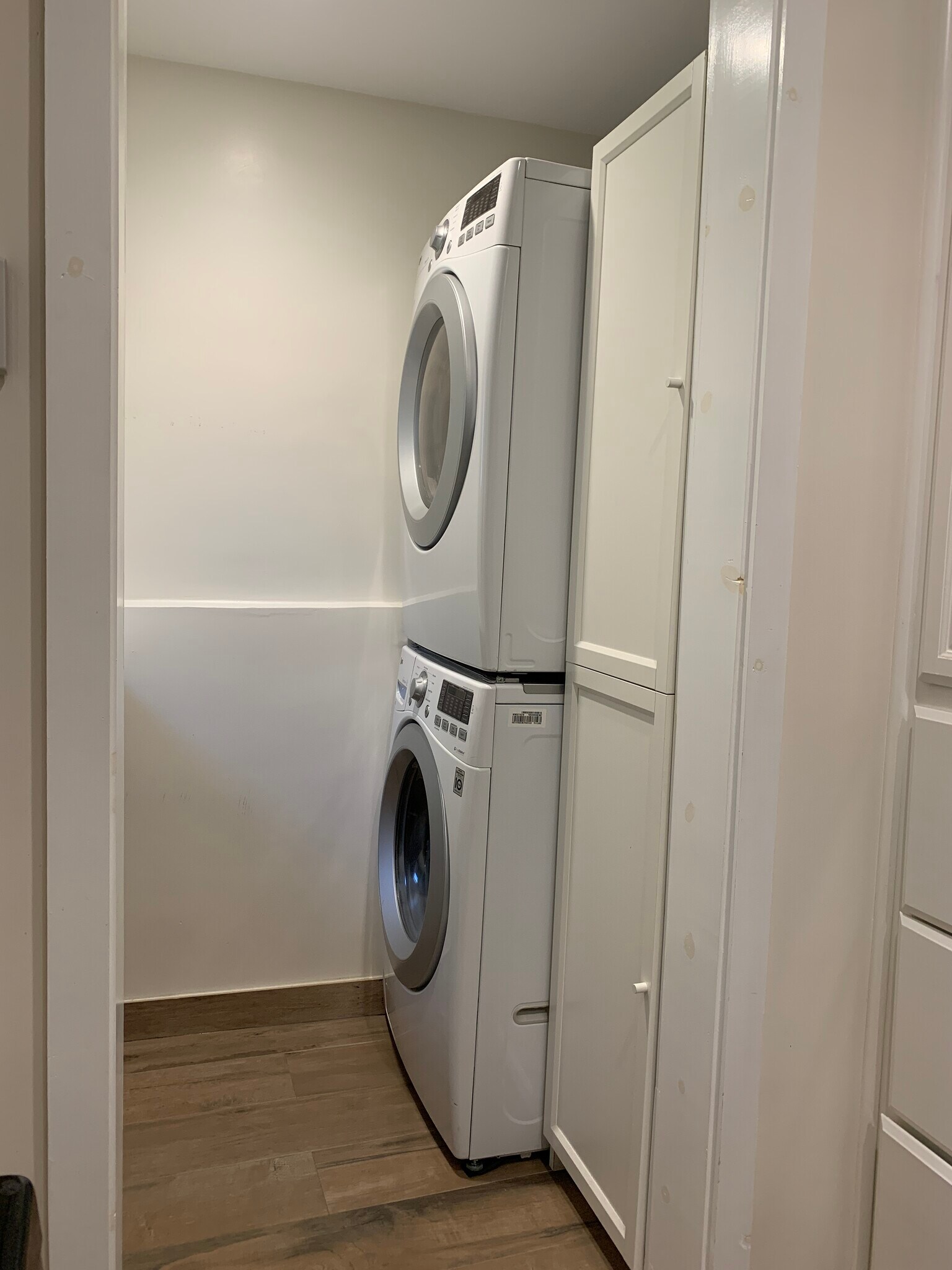 In unit laundry - 7444 Woodrow Wilson Dr