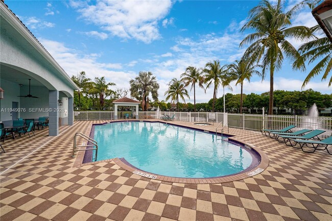 Building Photo - 3533 Sonoma Dr