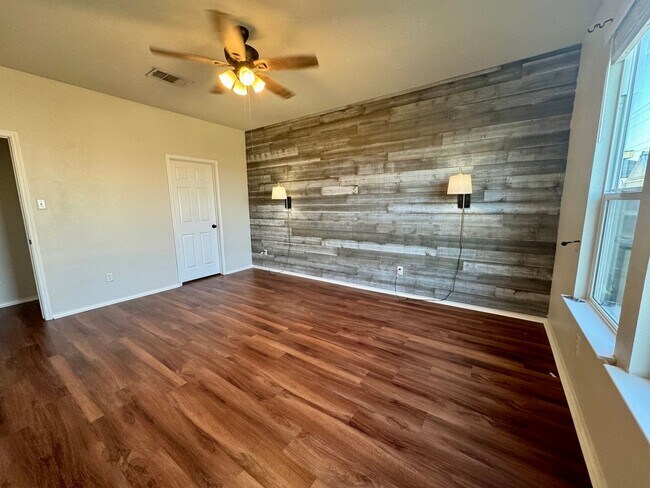 Building Photo - AVAILABLE SOON!