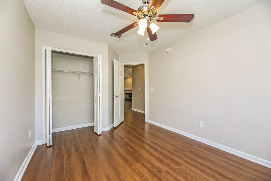 Building Photo - 2863 Sandy Beach Ln