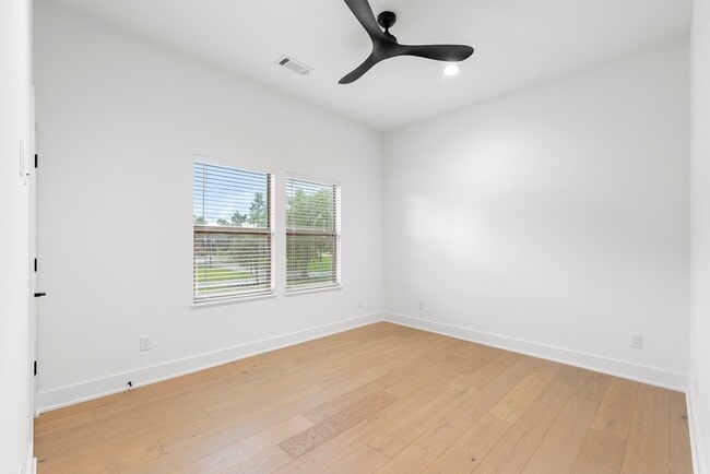 Building Photo - 3512 Mosley Ct