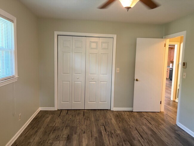 Building Photo - 3231 Magnolia Dr