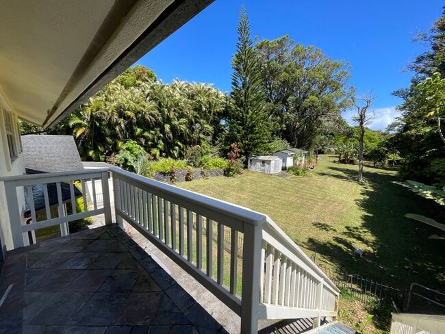 Building Photo - Spacious 4-Bedroom Retreat in Haiku with S...