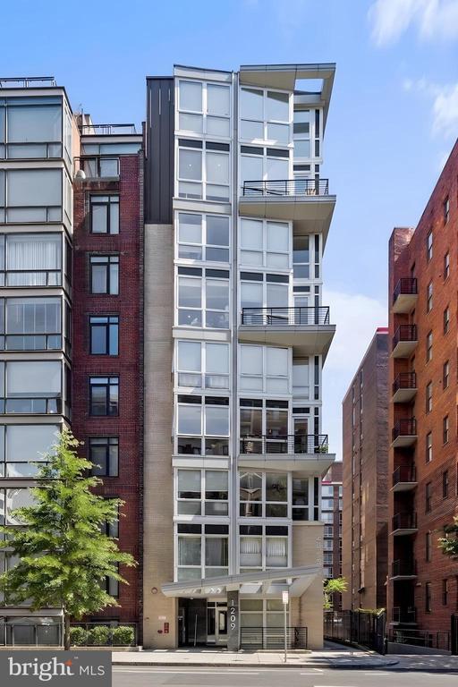 Building Photo - 1209 13th St NW