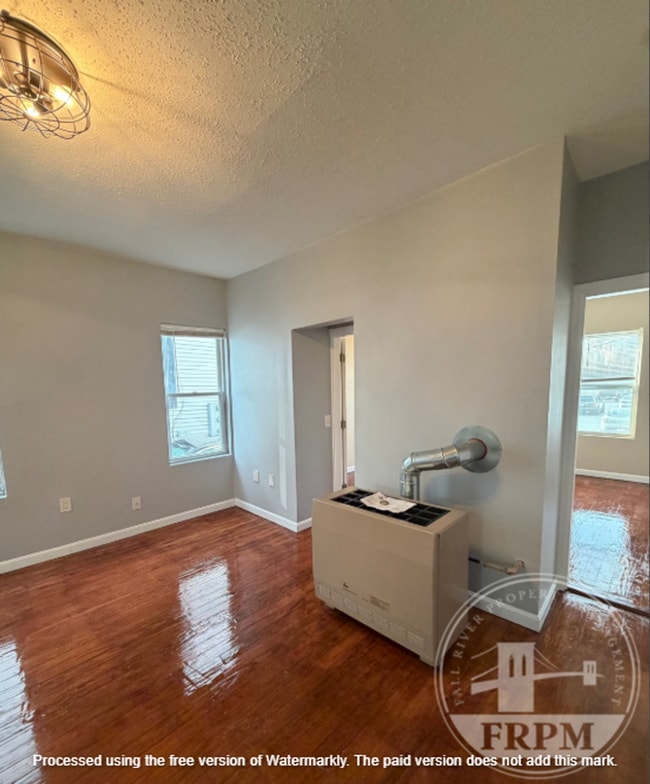 Building Photo - 1879 N Main St