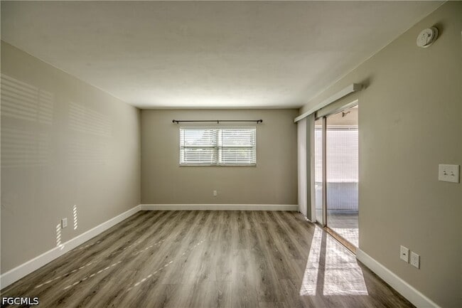 Building Photo - 2526 SE 16th Pl