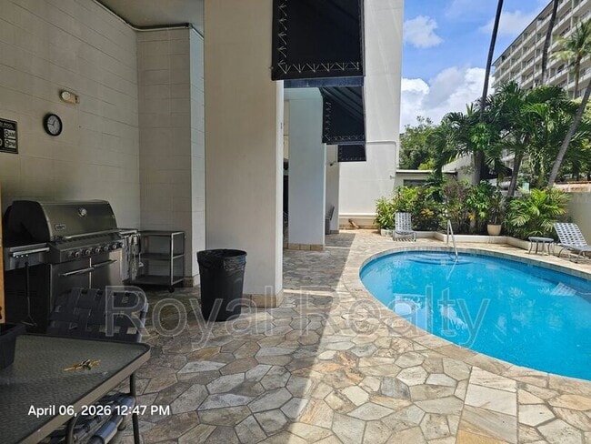 Building Photo - 430 Kaiolu St