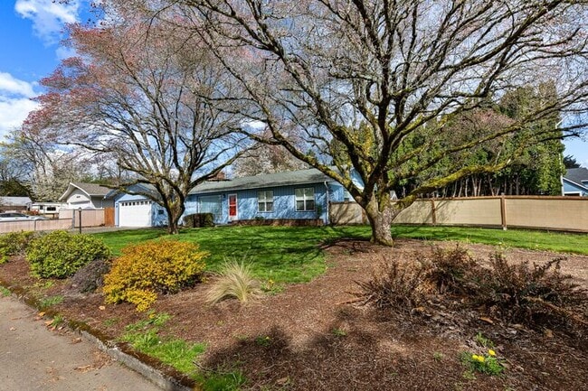 Building Photo - 8580 SE 34th Ave