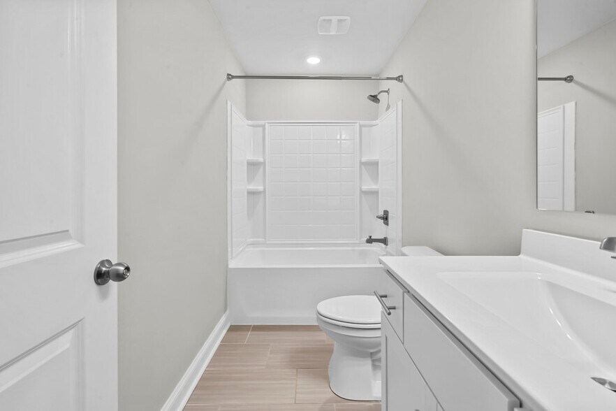 Building Photo - 1515 Hidden Falls Rd