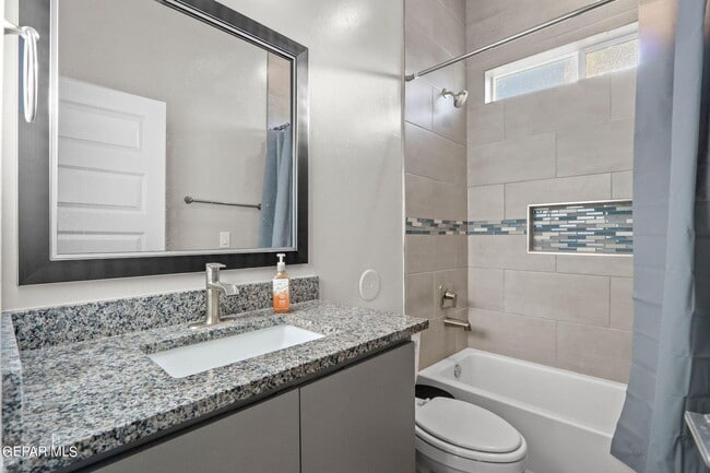 Building Photo - 12300 Desert Heights Ct