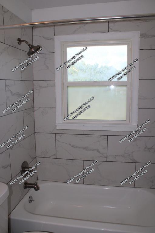 Building Photo - 3311 Freeman Ave