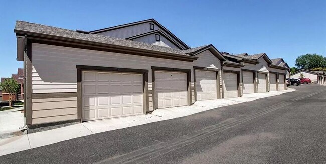 Single Car Garage with possible storage and reserved parking spot next to it - 4771 Copeland Cir