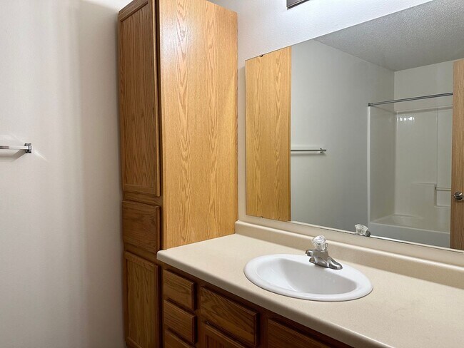 Building Photo - 4431 Calico Dr S