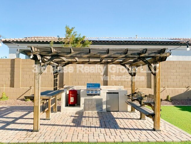 Building Photo - 20472 W Park Meadows Dr
