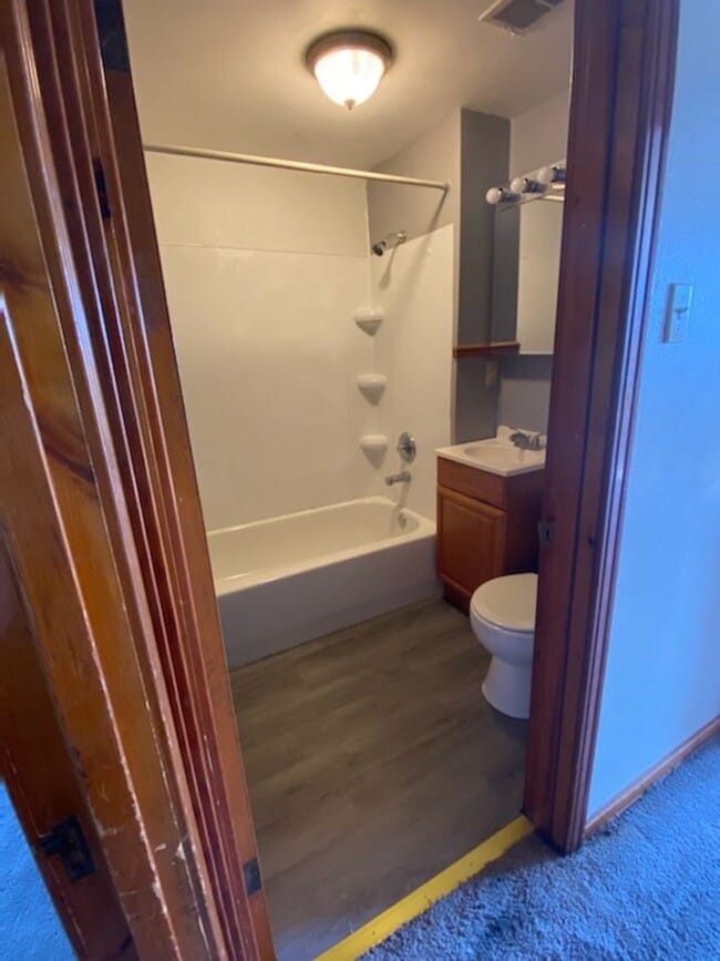Building Photo - 2 Bed / 1 Bath Single Family Home for Rent...