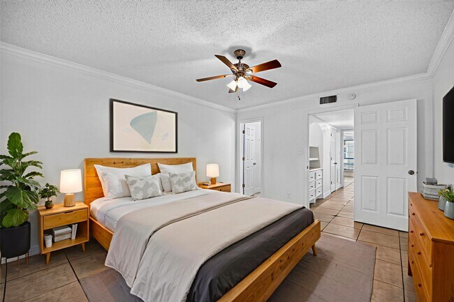 Building Photo - 1220 Shadowdale Dr