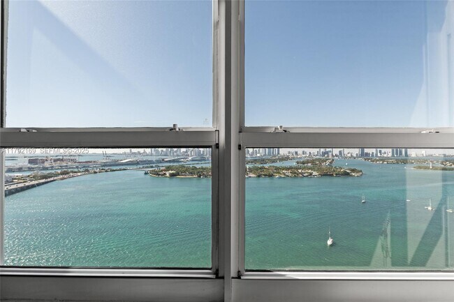 Building Photo - 650 West Ave