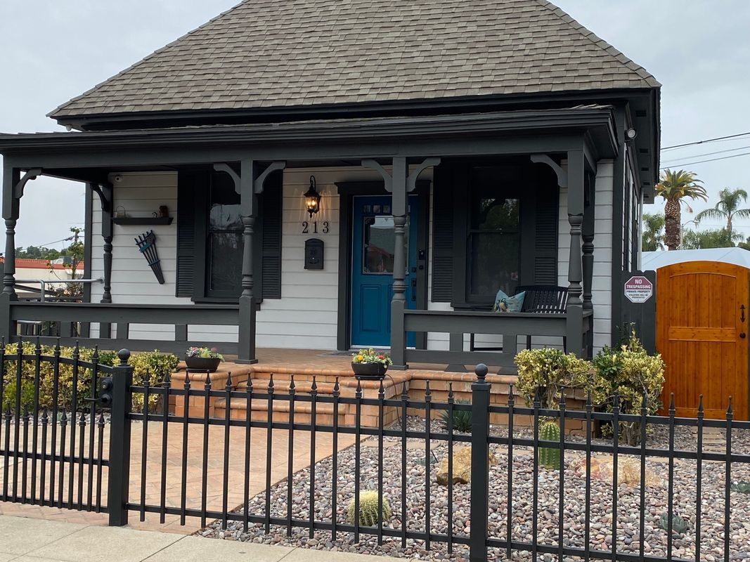 Building Photo - 213 E Olive Ave