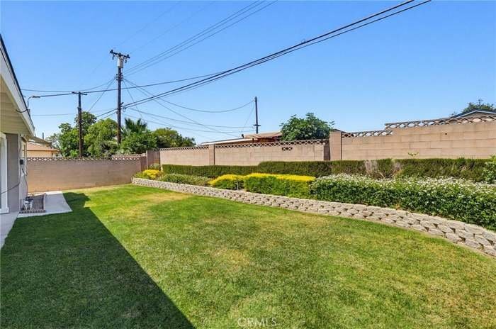 Building Photo - 14611 Ermita Ave