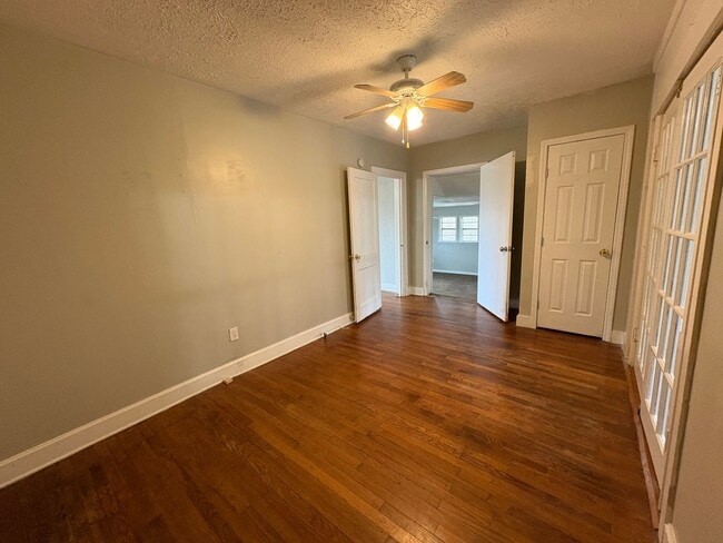 Building Photo - 3 Bed/2 Bath Home in Brandon