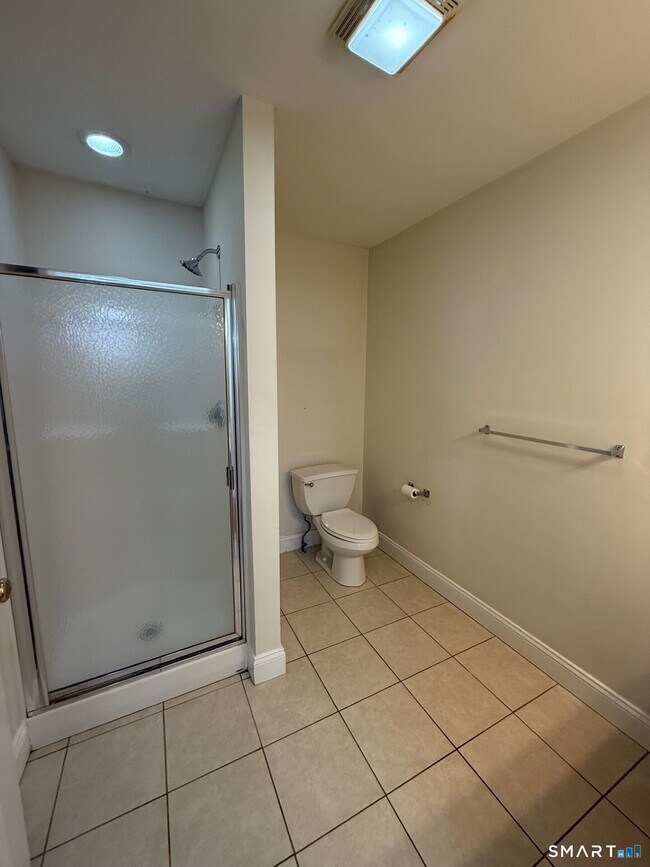 Building Photo - 152 Briar Ln