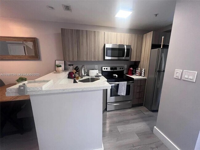 Building Photo - 821 SW 2nd St