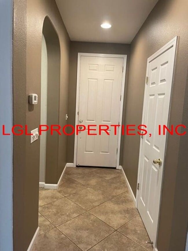 Building Photo - 3060 Tice Creek Way