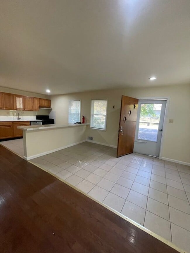 Building Photo - SINGLE FAMILY HOME IN TWINBROOK FOREST