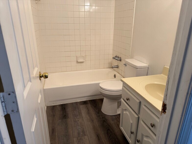 Building Photo - 509 Mosher St