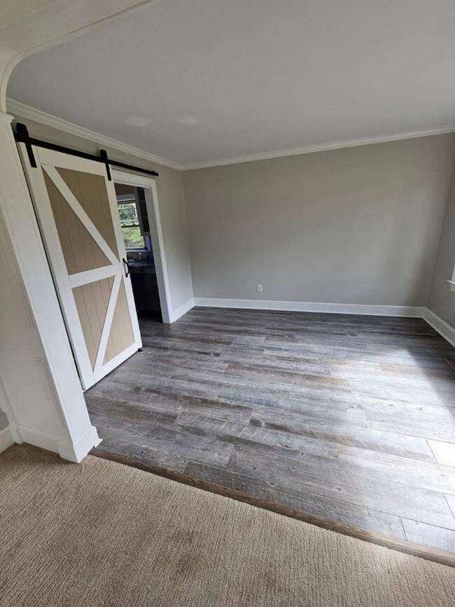 Building Photo - 217 Windsor Rd