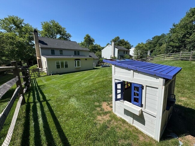 Building Photo - Stunning 4-Bed/3-Bath Home in Doylestown Township. Available Late August!