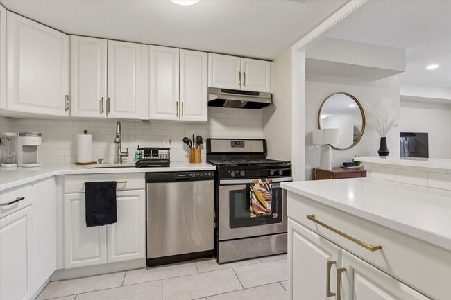 Building Photo - Bright & Renovated 1B/1B Condo with Pool, Tennis, & Chester Valley Trail Access – Old Forge Crossing