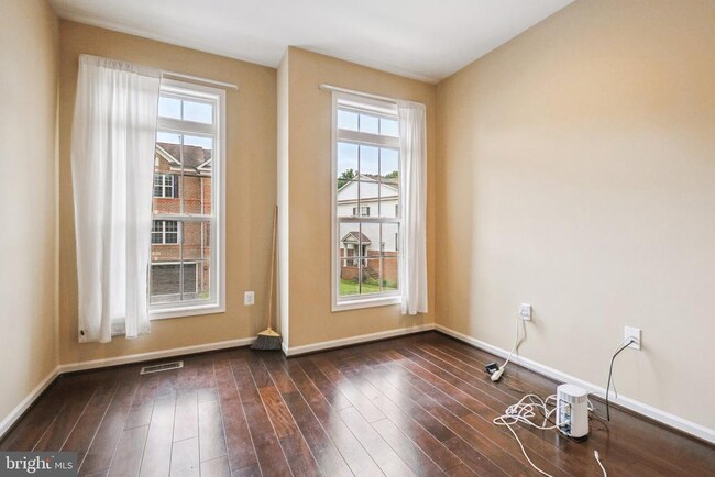 Building Photo - 1525 Rabbit Hollow Pl