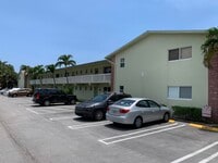 Building Photo - 658 NE 6th Ct