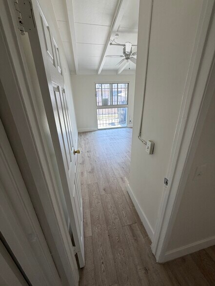 Building Photo - 2612 W Century Blvd