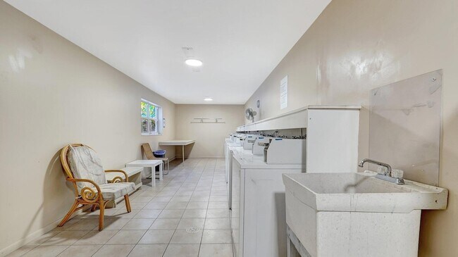 Building Photo - 4750 NW 22nd Ct