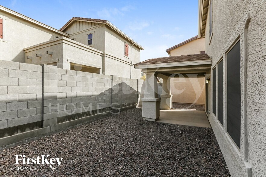 Building Photo - 21172 E Avenida Del Valle