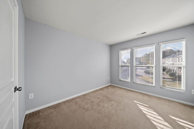 Building Photo - 8341 Hollister Hills Dr