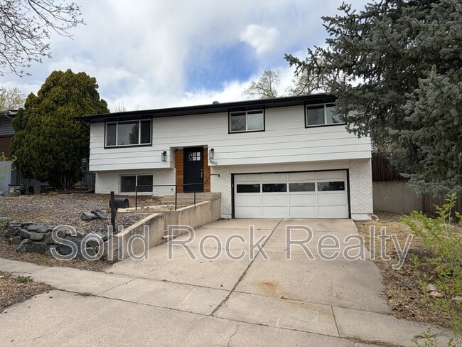 Building Photo - 3660 Brentwood Terrace