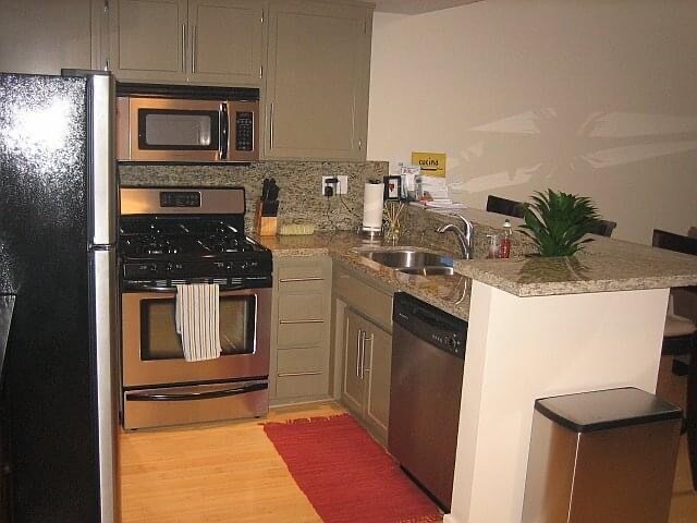 Kitchen - 1825 Selby Ave