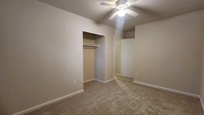 Building Photo - 3222 Scarborough Way