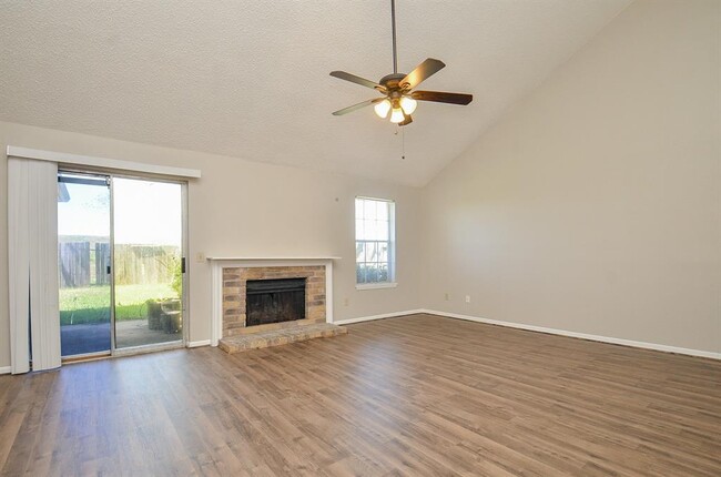 Building Photo - 2726 Great Lakes Ave